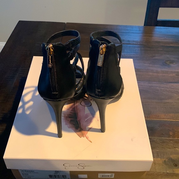 Pumps - Picture 4 of 4